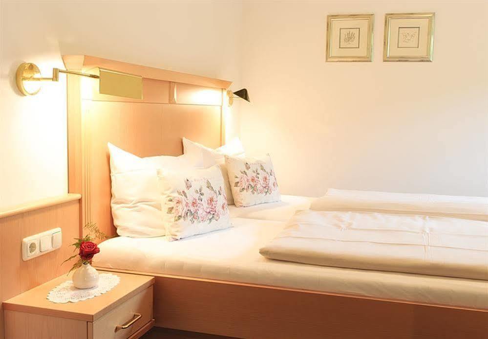 טרייר Hotel Deutschherrenhof מראה חיצוני תמונה