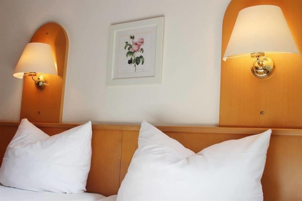 טרייר Hotel Deutschherrenhof מראה חיצוני תמונה